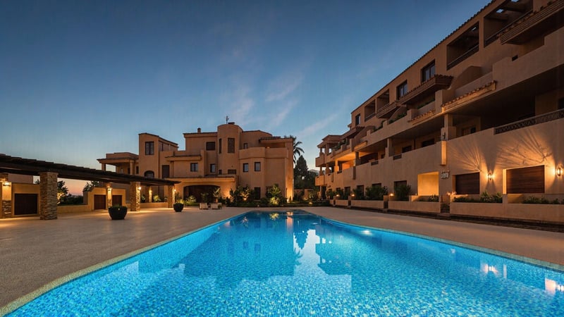 Apartment in Benahavis - view 1