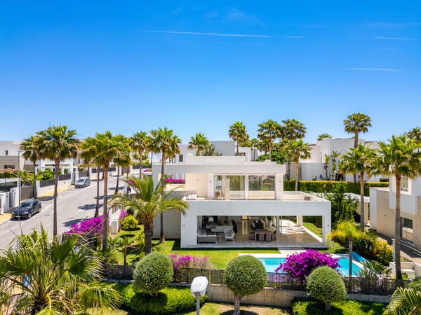 Villa in Marbella - view 1