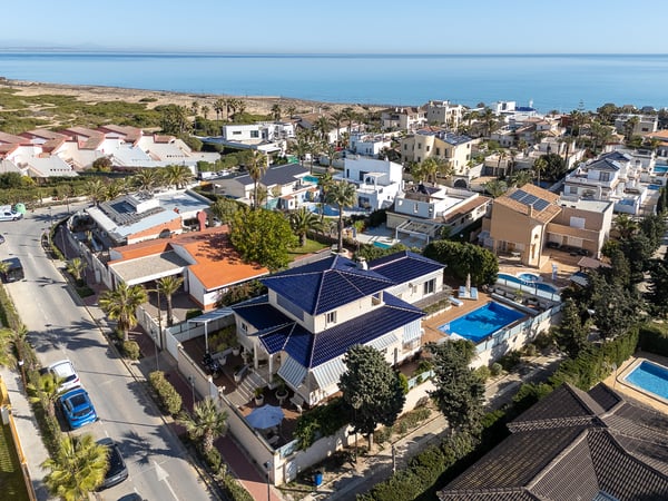 House in Torrelamata - view 1