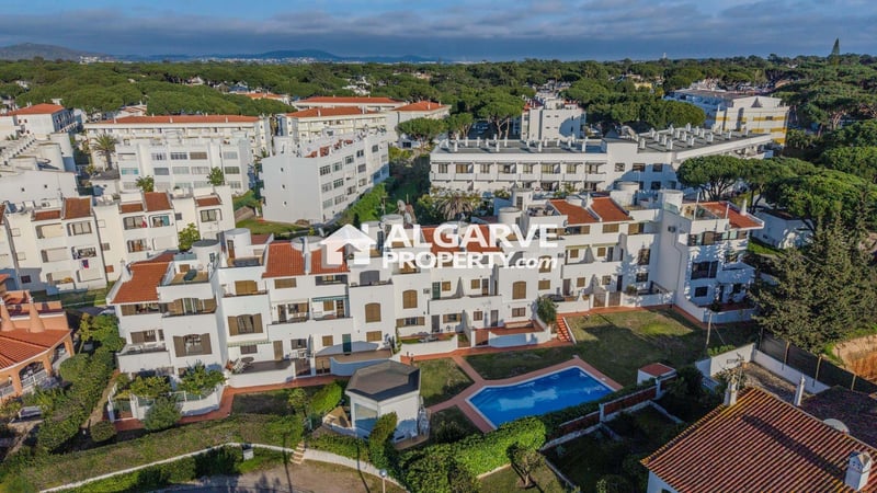 Apartment in Quarteira - view 1