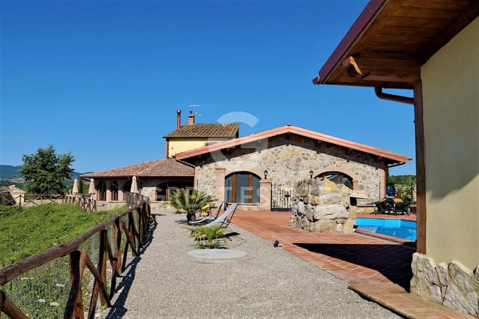 House in Ficulle - view 1