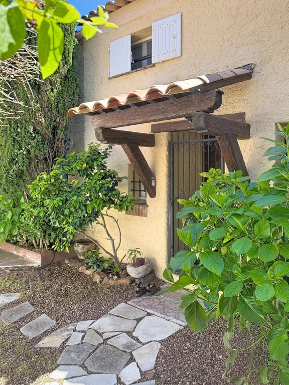 House in Saint-Raphael - Image 2