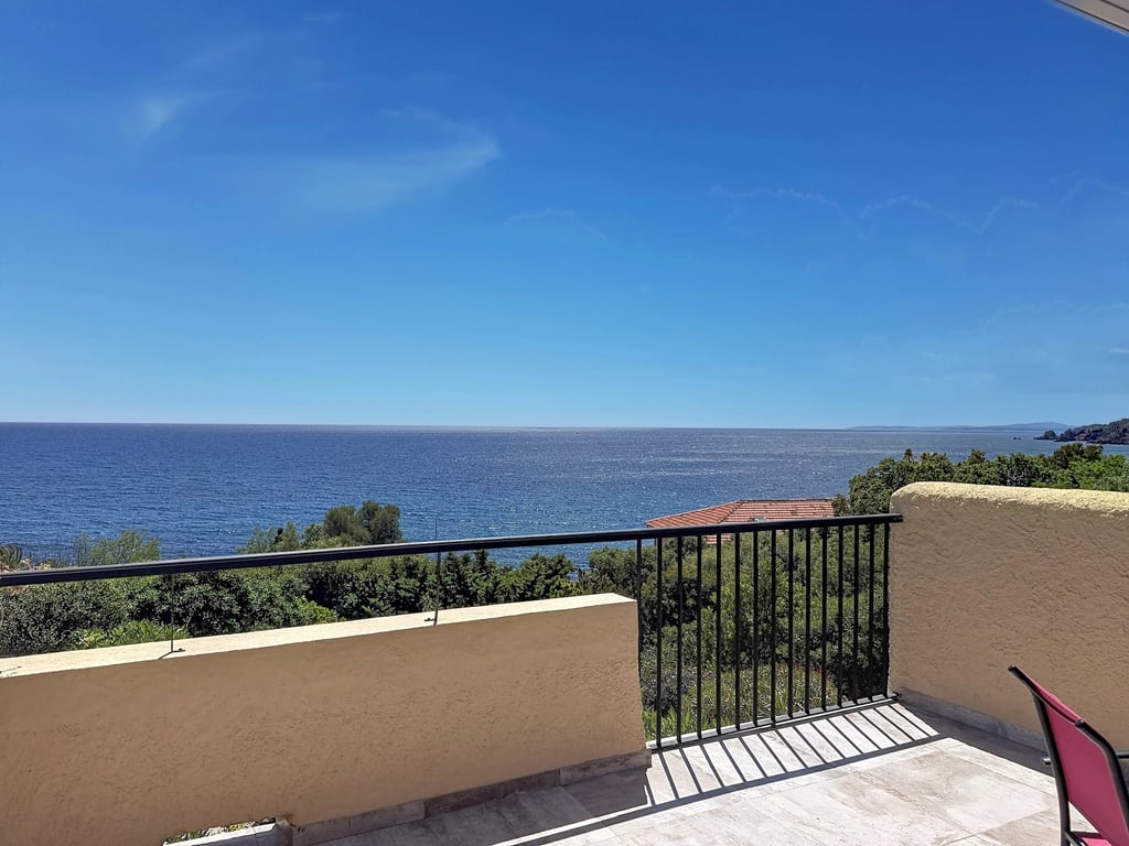 House in Saint-Raphael - Image 3