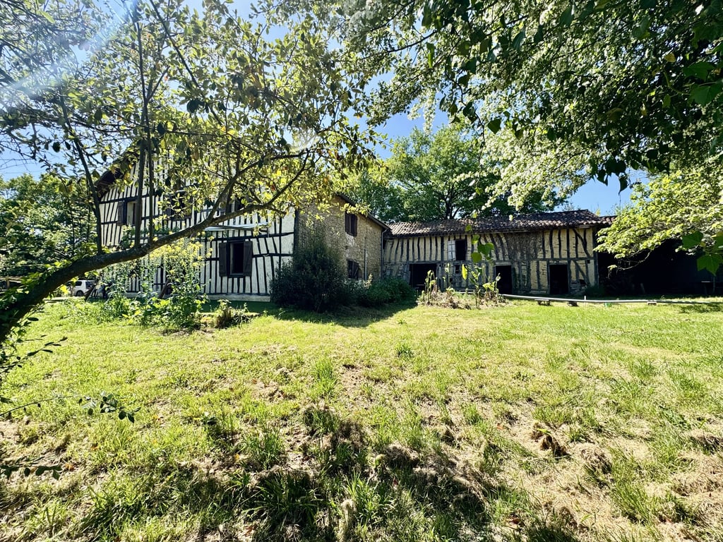 House in Demu