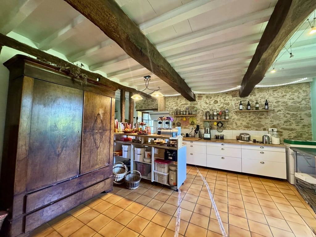House in Demu - Image 3