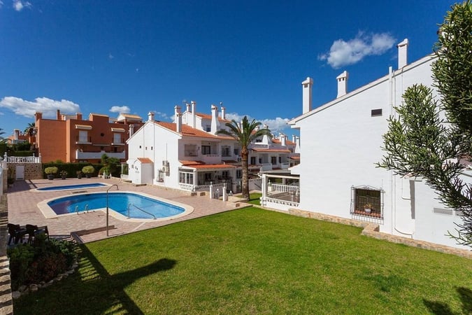 Villa in Torrelamata - view 1