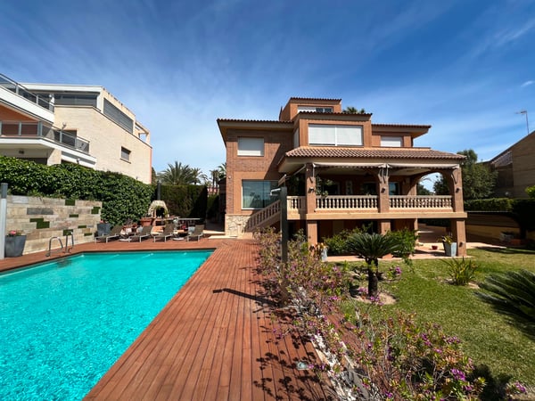 Villa in La Condomina - view 1