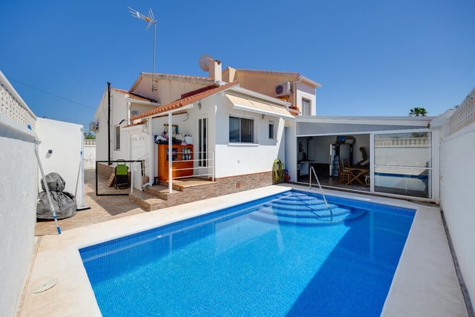 House in La Marina - view 1
