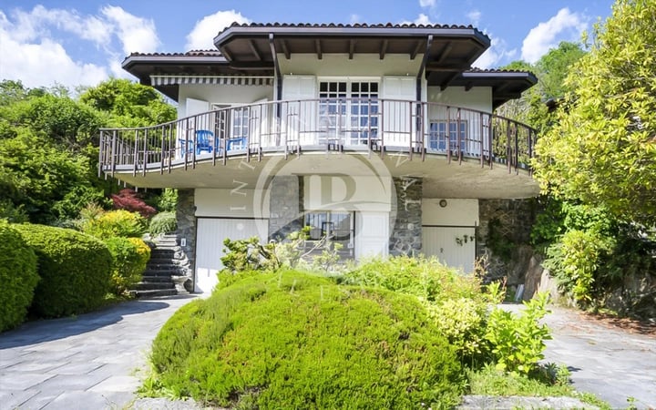 Villa in Mergozzo - view 1