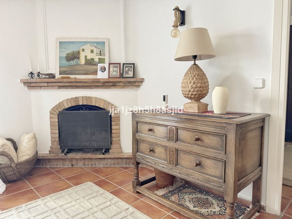 Apartment in Benahavis - view 1