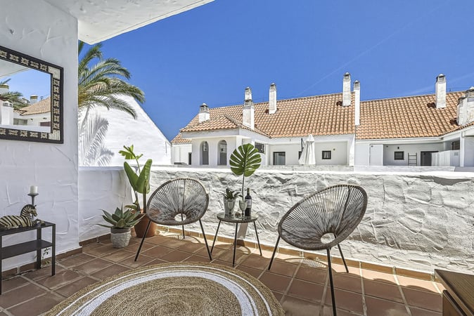 Apartment in Nueva Andalucia - view 1