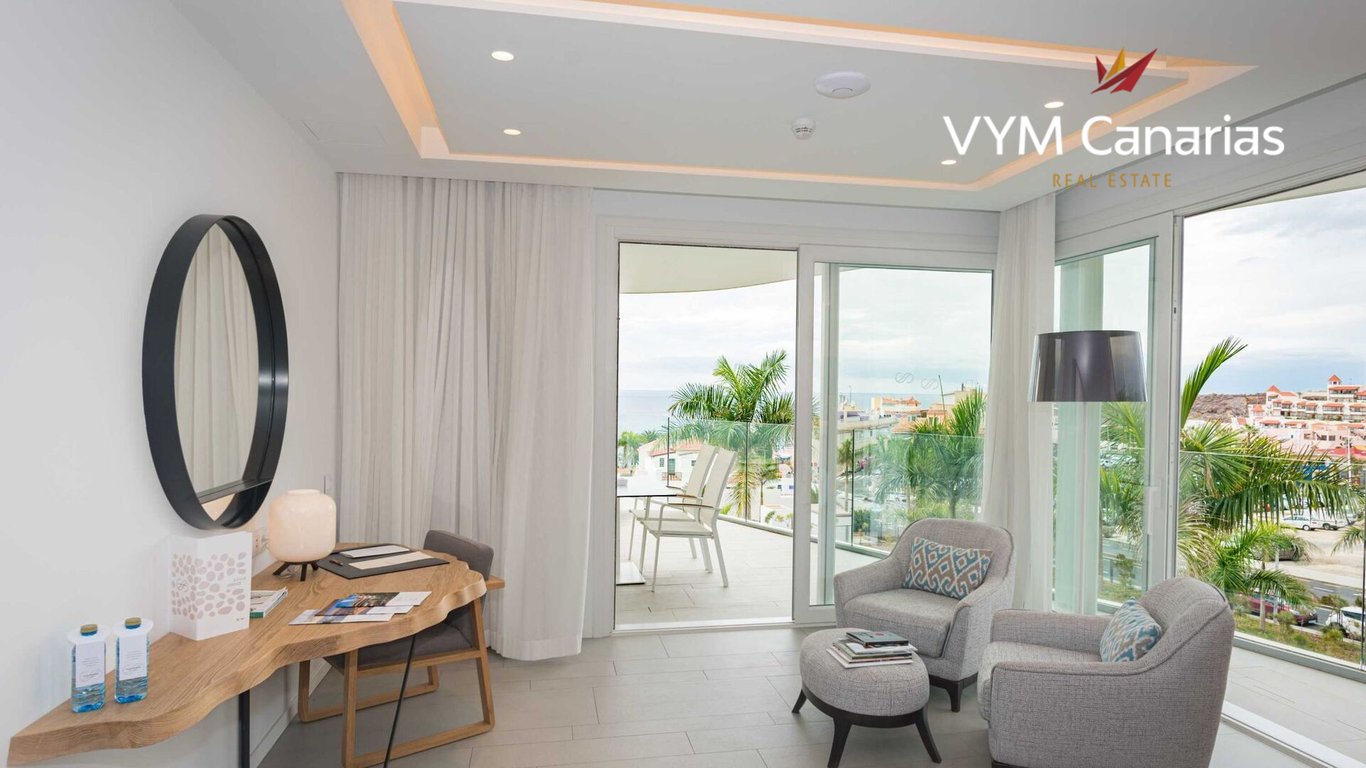 Apartment in La Caleta - Image 2