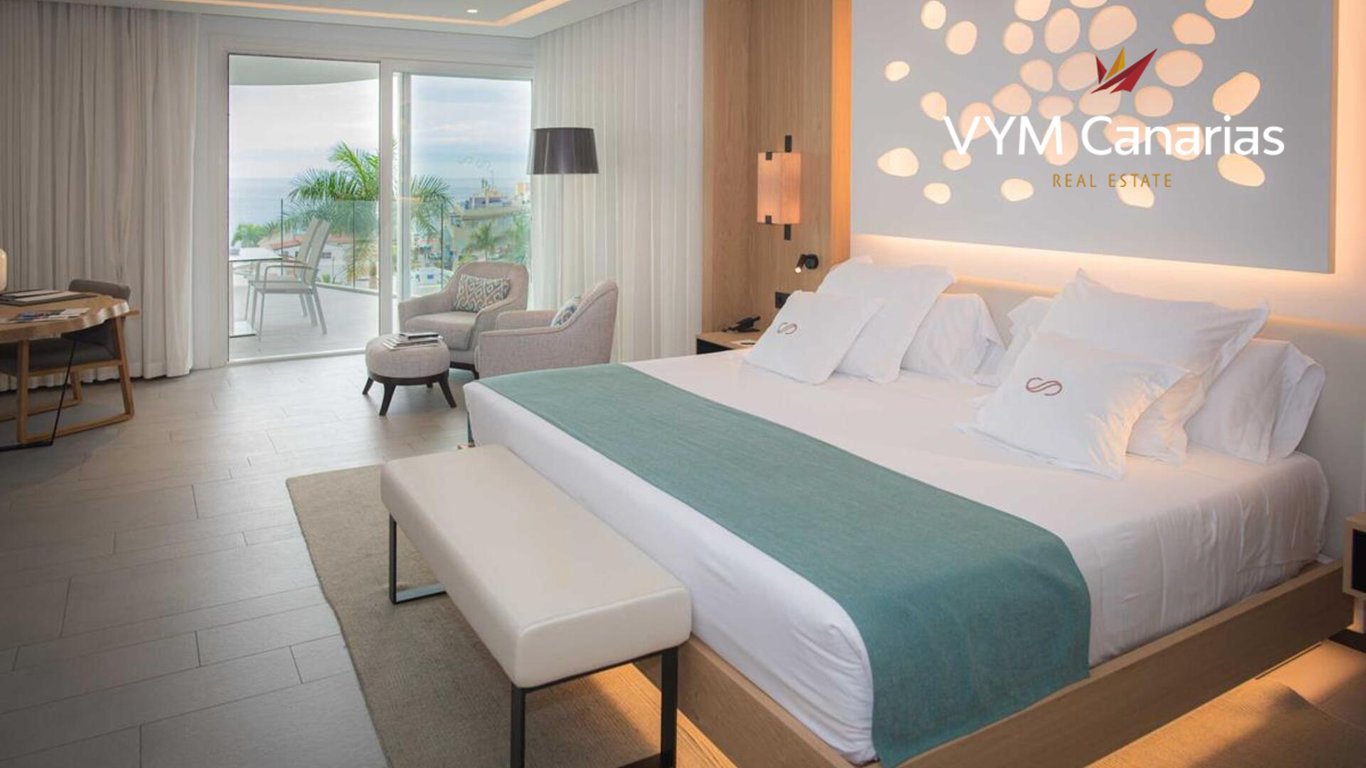 Apartment in La Caleta - Image 2