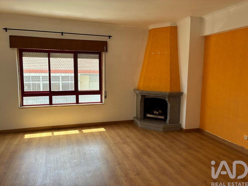 Apartment in Alverca do Ribatejo - Image 2
