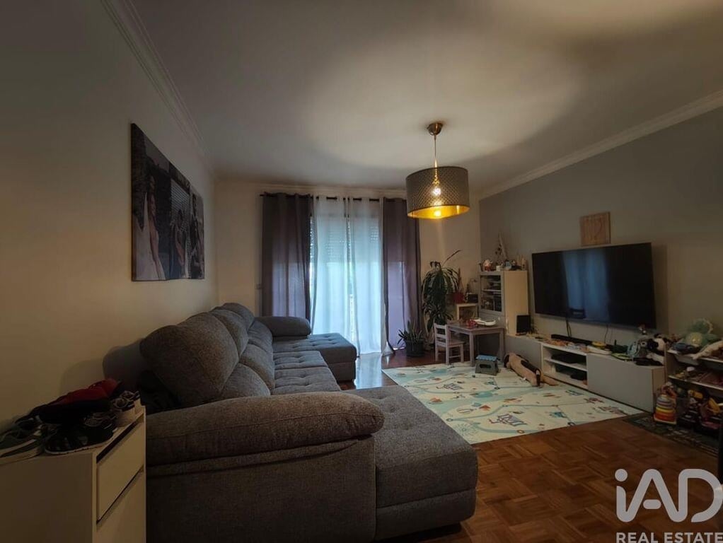 Apartment in Cortes - Image 3