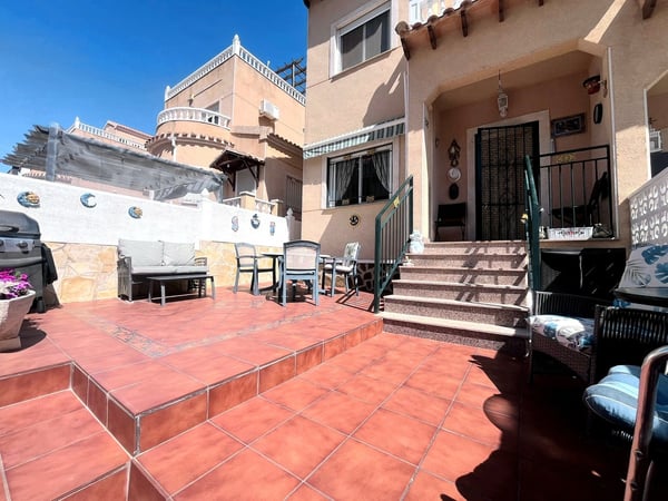 House in Villamartin - view 1