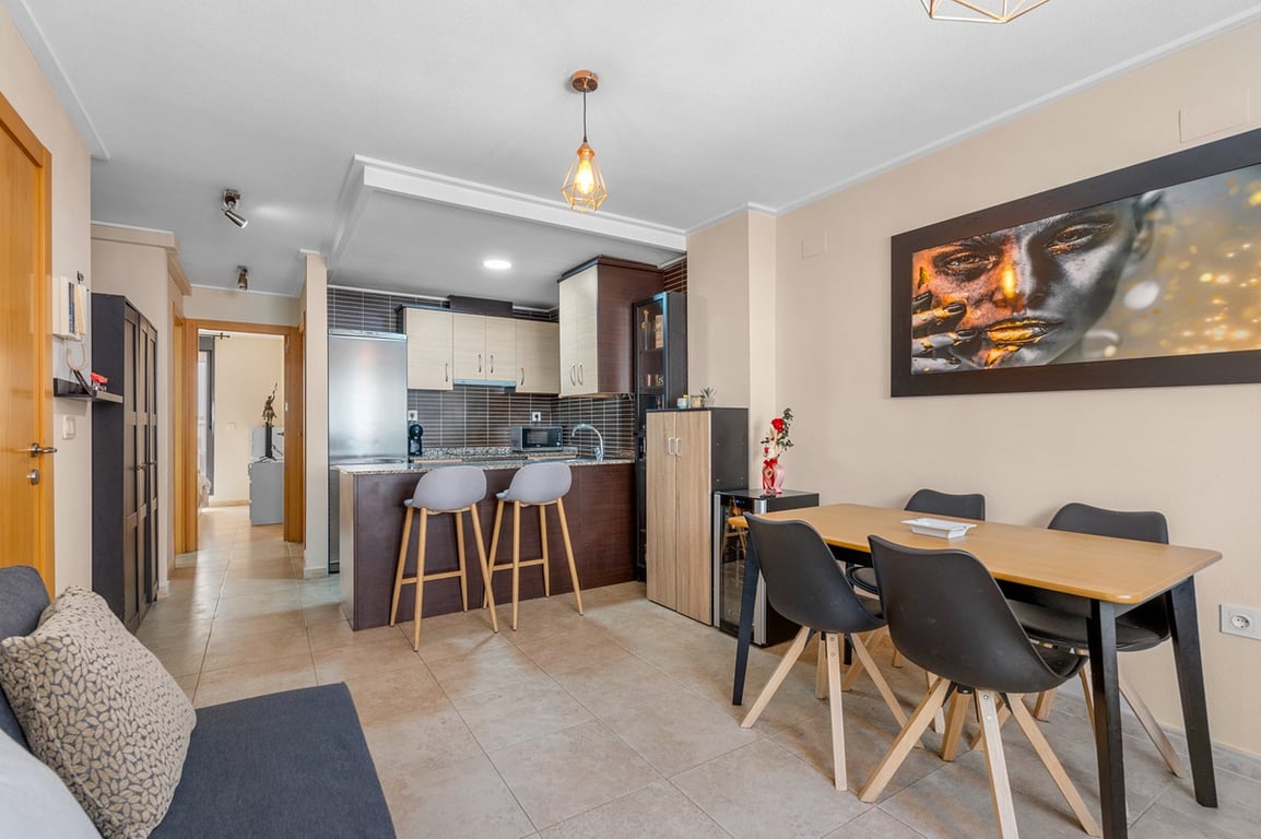 Apartment in Alicante - Image 3