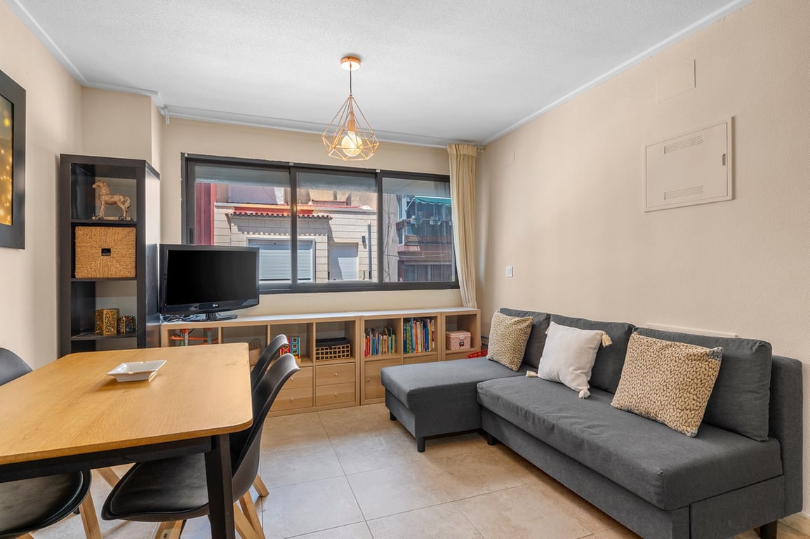 Apartment in Alicante - Image 2