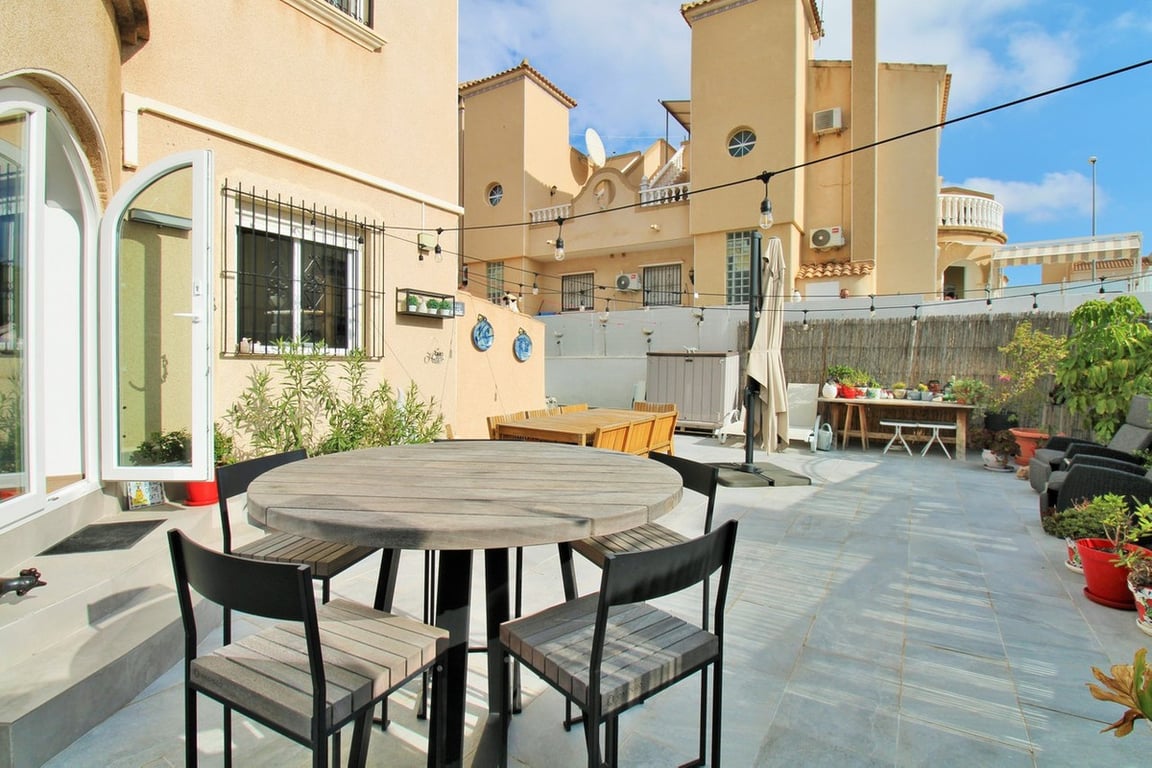 House in Villamartin - Image 3