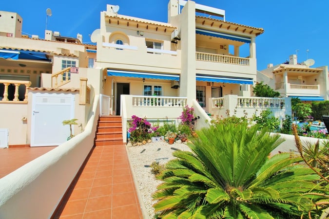House in Alicante - view 1