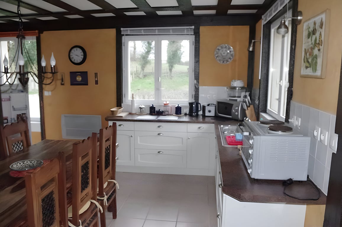 House in Conde-en-Normandie - Image 3