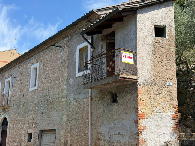 House in Castrocielo - Image 3
