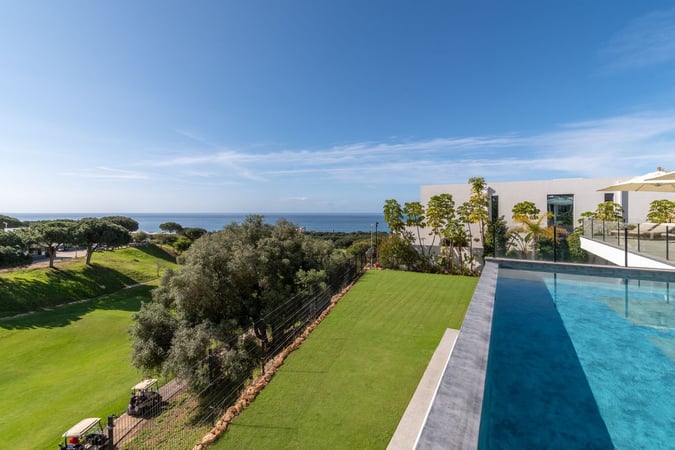 Villa in Cabopino - view 1
