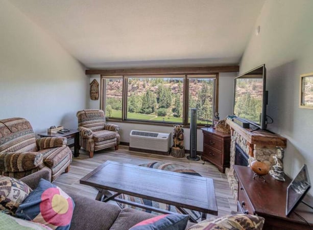 House in La Plata County - view 1