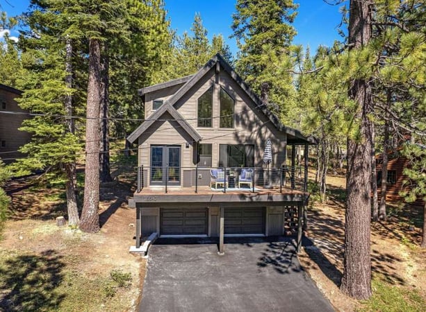 House in Truckee - view 1