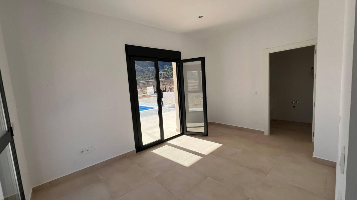 House in Torre del Rico - Image 3