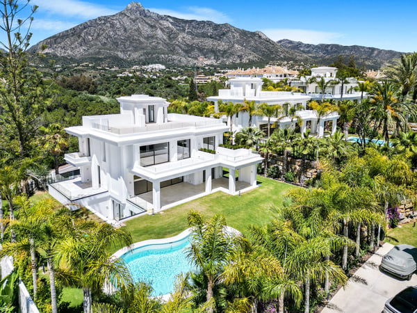 Villa in Marbella - view 1