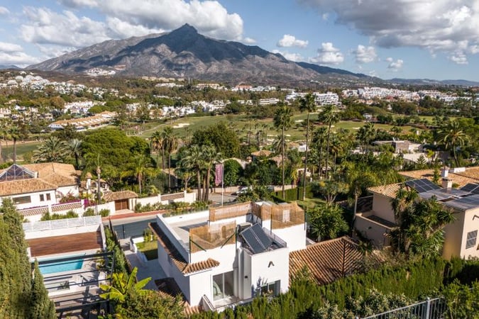 Villa in Marbella - view 1