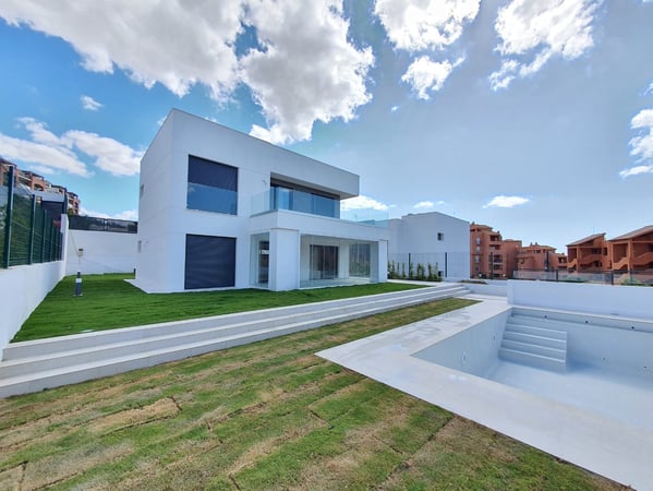 Villa in Manilva - view 1