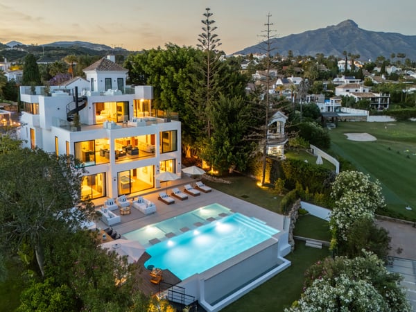 Villa in Marbella - view 1