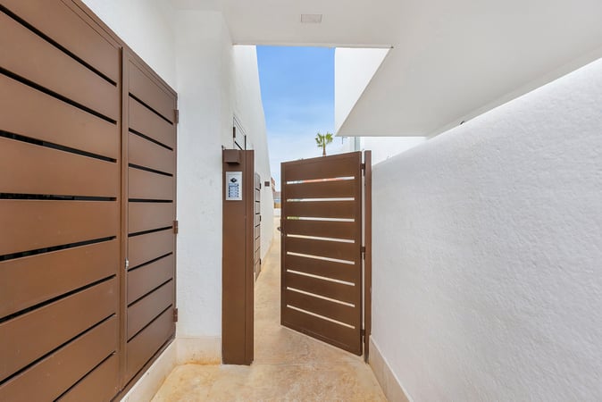House in Los Alcazares - view 1