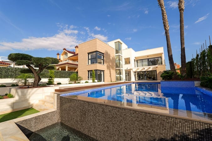 Villa in Torrevieja - view 1