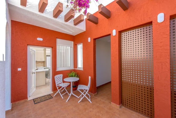 House in Los Alcazares - view 1