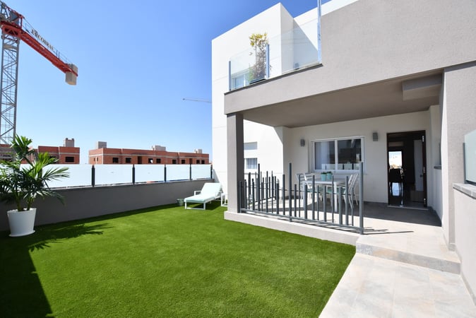 House in San Miguel de Salinas - view 1
