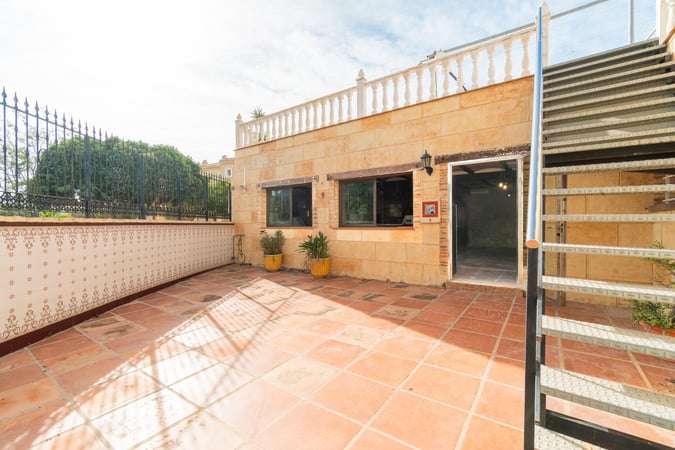 Villa in Residencia los Altos - view 1