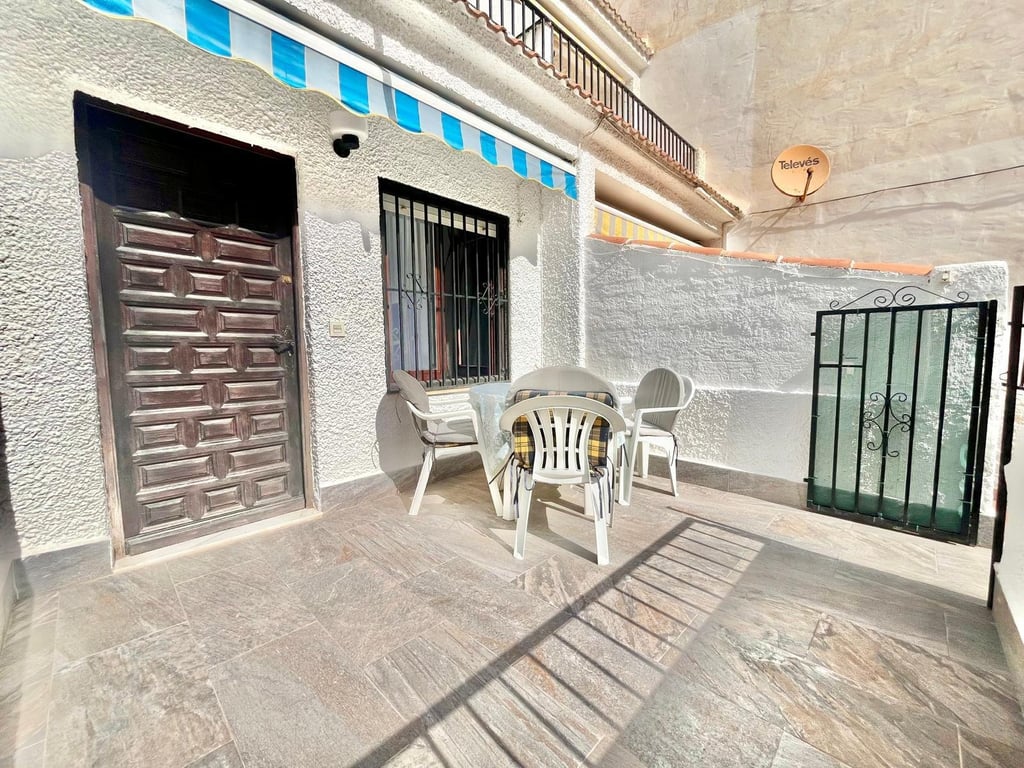 Apartment in Torrevieja - Image 2