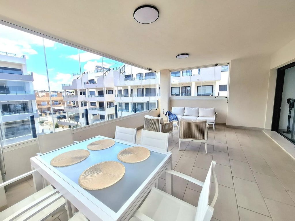 Apartment in Dehesa de Campoamor - Image 2