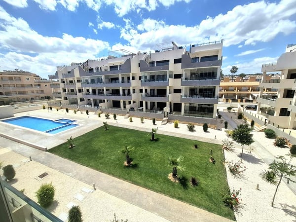 Apartment in Dehesa de Campoamor - view 1