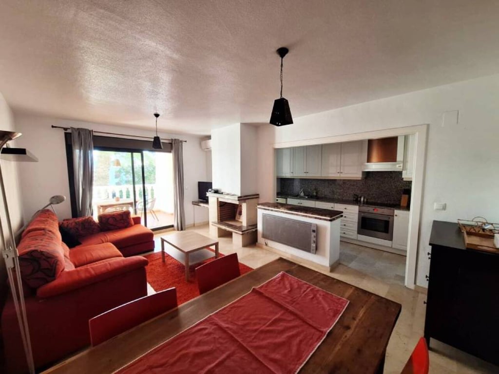 Apartment in Villamartin - Image 3