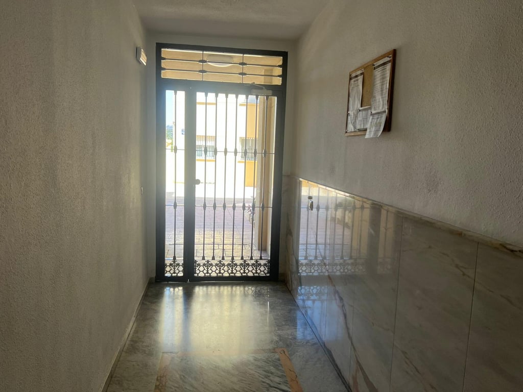 Apartment in Mijas Costa - Image 3