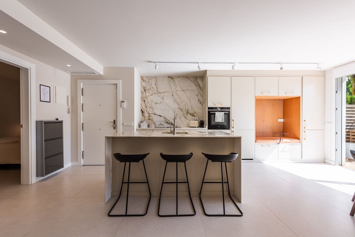 Apartment in Nueva Andalucia - Image 3