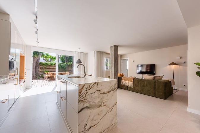 Apartment in Nueva Andalucia - view 1