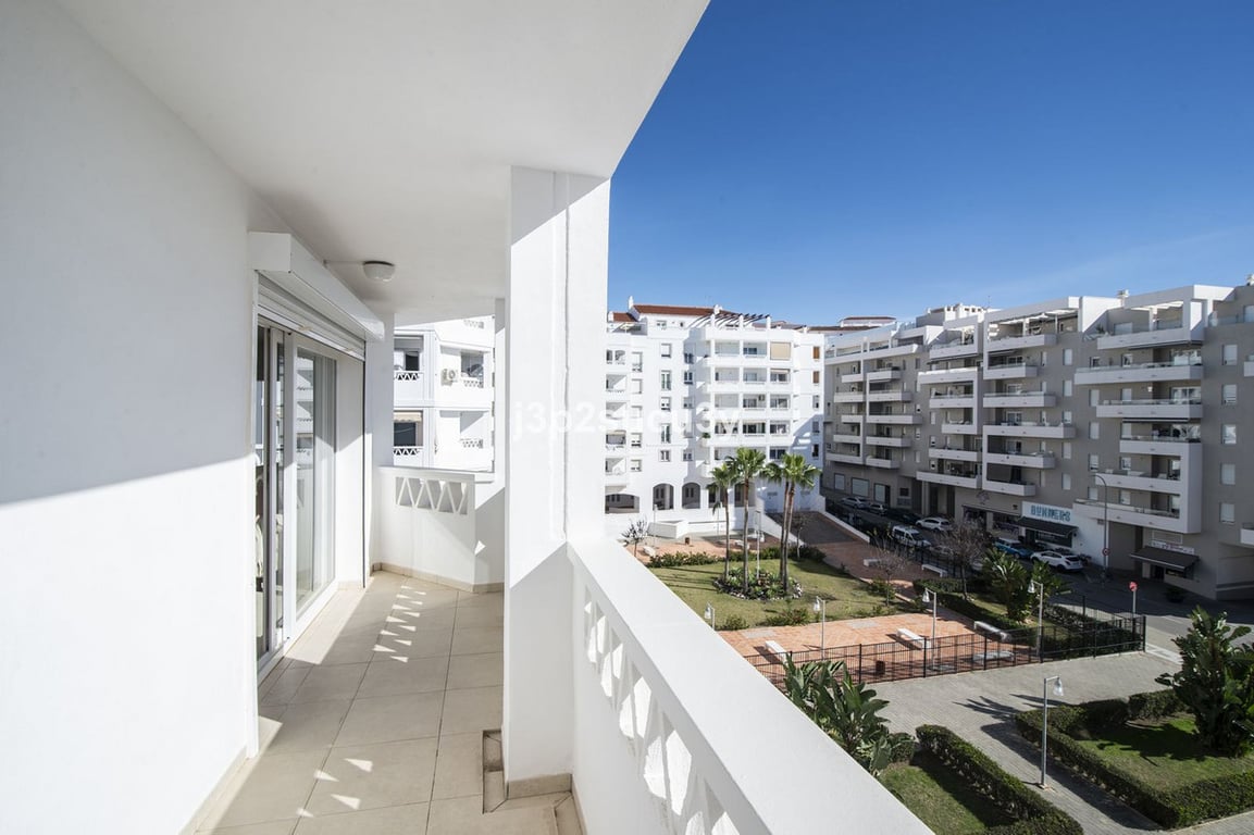 Apartment in Malaga - Image 2