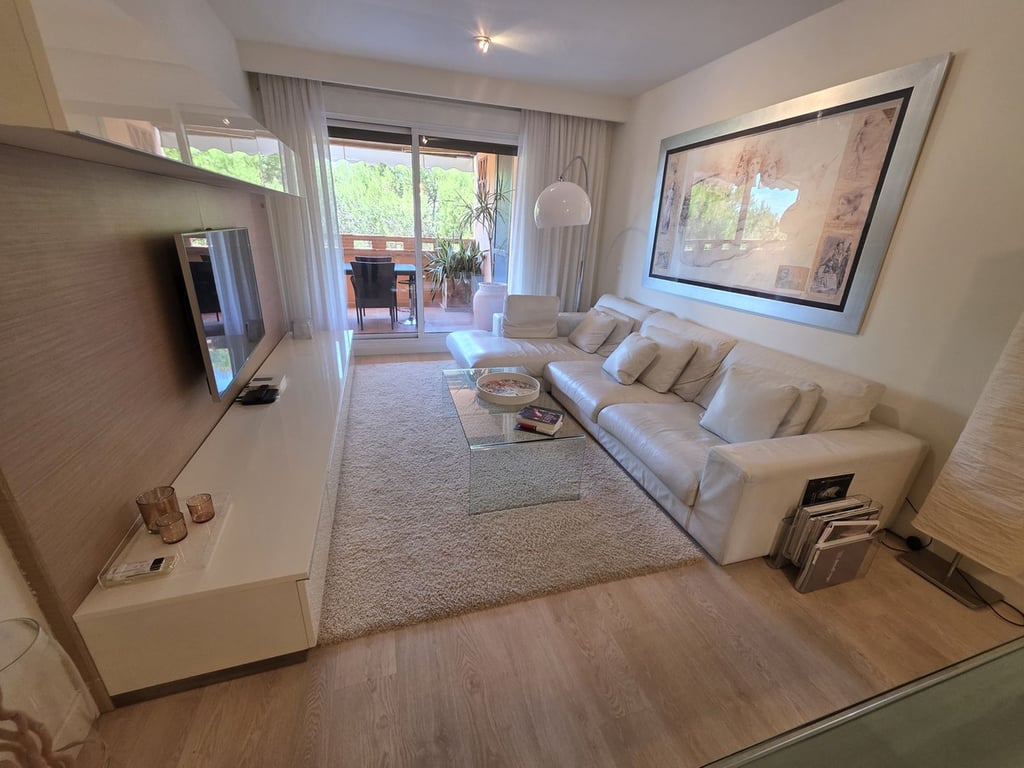Apartment in Nueva Andalucia - Image 3