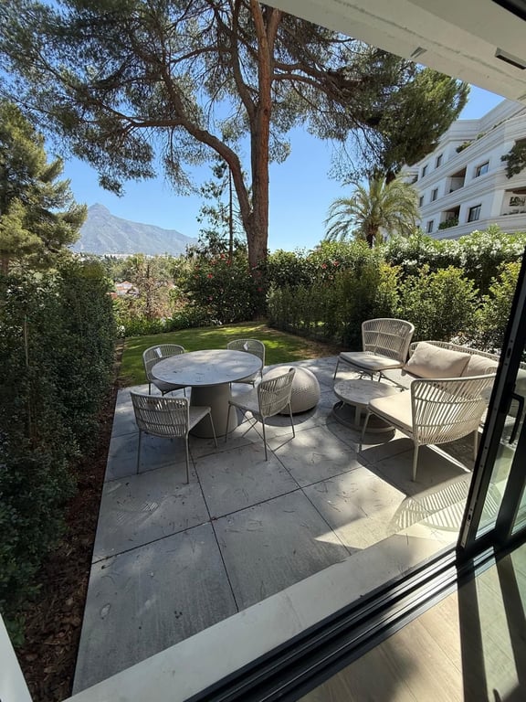 Apartment in Nueva Andalucia - Image 3