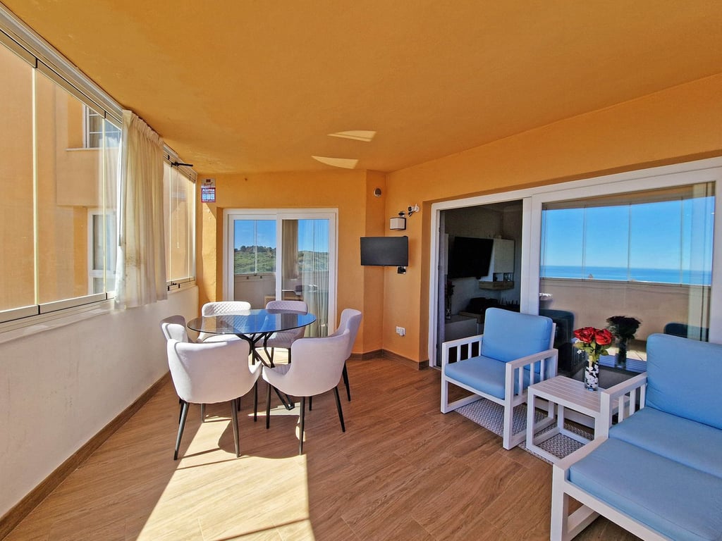 Apartment in Sitio de Calahonda - Image 2